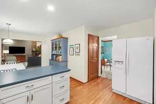 6975 Perthview Dr, Anderson Township, OH 45244 - Photo 13