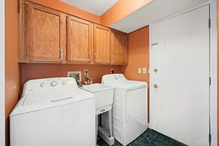 7854 Surreywood Dr, Miami Township, OH 45052 - Photo 11