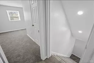 2807 W Galbraith Rd, Cincinnati, OH 45239 - Photo 21