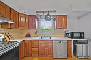 113 Siebenthaler Ave, Reading, OH 45215 - Photo 9