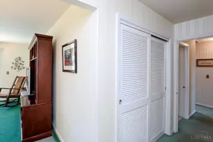 7214 Greenfarms Dr, Springfield Township, OH 45224 - Photo 11