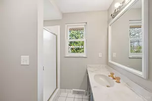 6683 Greentree Dr, Springfield Township, OH 45224 - Photo 17