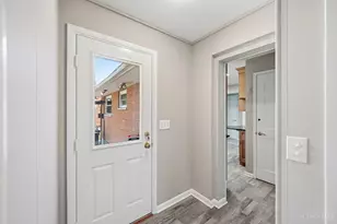 6683 Greentree Dr, Springfield Township, OH 45224 - Photo 15