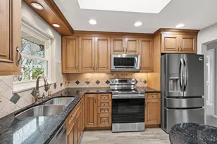 6683 Greentree Dr, Springfield Township, OH 45224 - Photo 13