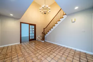 6853 Cloister Cliffs Dr, Madison Township, OH 45042 - Photo 9