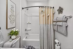 7114 Rivendell Cir, Miami Township, OH 45459 - Photo 11