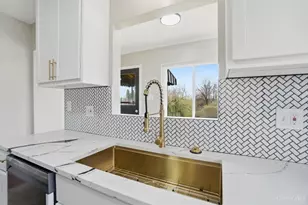 2571 Montana Ave, Cincinnati, OH 45211 - Photo 13