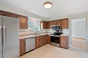 1990 Lady Ellen Dr, Anderson Township, OH 45230 - Photo 9