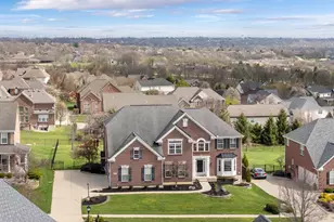 7556 Foxchase Dr, West Chester, OH 45069 - Photo 3