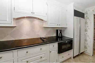 3435 Golden Avenue #1402, Cincinnati, OH 45226 - Photo 9