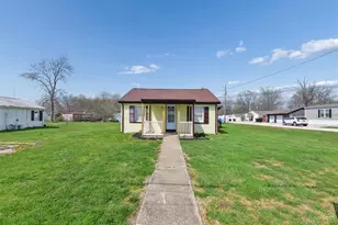 323 N Coffee St, Felicity, OH 45120 - Photo 3