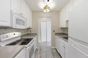 3825 Petoskey Ave, Mariemont, OH 45227 - Photo 5