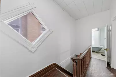 1044 Rosemont Avenue, Cincinnati, OH 45205 - Photo 7