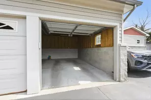 2700 Ashland Ave, Cincinnati, OH 45206 - Photo 33