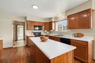 1543 Woodbridge Ct, Forest Park, OH 45240 - Photo 9