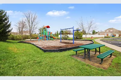 2047 Commons Circle, Batavia, OH 45103 - Photo 29