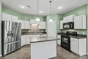 2047 Commons Cir Dr, Batavia Township, OH 45103 - Photo 3