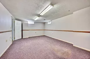 1063 Newcastle Dr, Springfield Township, OH 45231 - Photo 19