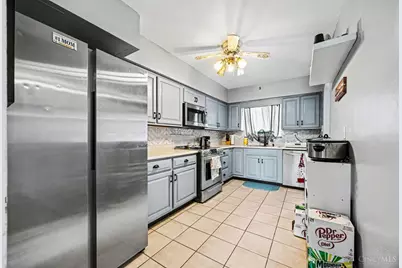 722 Compton Road, Springfield Township, OH 45231 - Photo 9