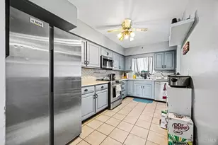 722 Compton Rd, Springfield Township, OH 45231 - Photo 9