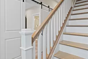 3906 Edwards Rd, Cincinnati, OH 45209 - Photo 9