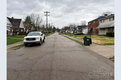 445 Sandhurst Drive, Dayton, OH 45405 - Photo 5