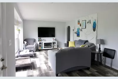 2241 Hamilton Cleves Road, Hamilton, OH 45013 - Photo 9