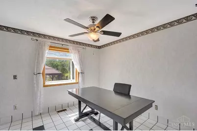 328 Clareknoll Court, Cincinnati, OH 45238 - Photo 11