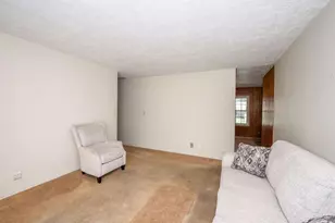 654 Arlington Dr, Union Township, OH 45244 - Photo 7