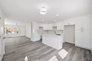 8474 Donna Ln, Sycamore Township, OH 45236 - Photo 9