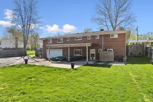 496 E Elm Dr, Pierce Township, OH 45255 - Photo 9