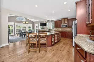 5559 Falling Wood Ct, Miami Township, OH 45150 - Photo 5