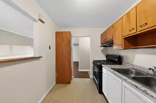 8845 Ebro Ct, Springfield Township, OH 45231 - Photo 13