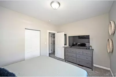 899 Lexington Avenue, Cincinnati, OH 45229 - Photo 23