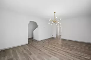 6826 Sampson Ln, Silverton, OH 45236 - Photo 5