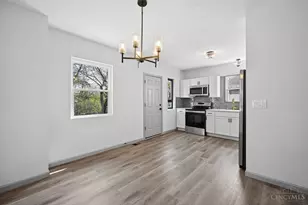 6826 Sampson Ln, Silverton, OH 45236 - Photo 7