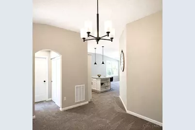 5880 Parkview Lane #303, Miami Township, OH 45150 - Photo 7