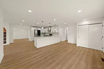 9197 Long Lane, Springfield Township, OH 45231 - Photo 5