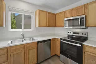 2306 Garrison Dr, Springfield Township, OH 45231 - Photo 13