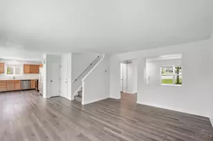 2306 Garrison Dr, Springfield Township, OH 45231 - Photo 9