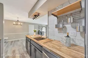 9315 Winton Rd, Springfield Township, OH 45231 - Photo 7