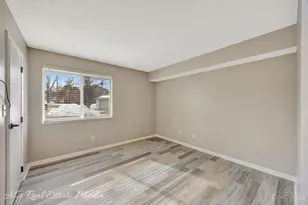 9315 Winton Rd, Springfield Township, OH 45231 - Photo 17