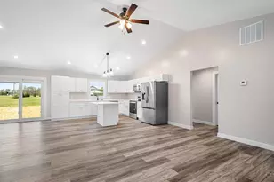 116 Black Hawk Dr, Franklin Township, OH 45171 - Photo 5