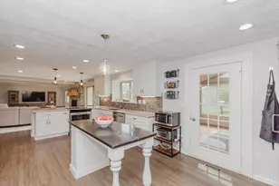 9043 Academy View Ct, Washington Twp, OH 45458 - Photo 11