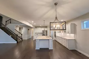 353 Cedar Dr, Loveland, OH 45140 - Photo 7