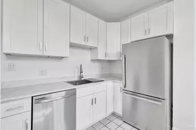 2001 Dana Avenue, Cincinnati, OH 45207 - Photo 3