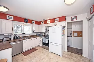 2515 Fairhill Dr, Cincinnati, OH 45239 - Photo 9