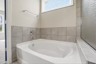 2615 Golden Leaf Dr, Beavercreek, OH 45431 - Photo 15