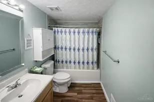 12065 Hazelhurst Dr, Springfield Township, OH 45240 - Photo 13