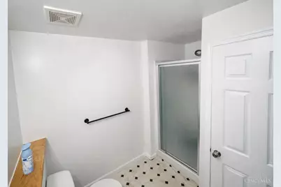 12065 Hazelhurst Drive, Springfield Township, OH 45240 - Photo 19